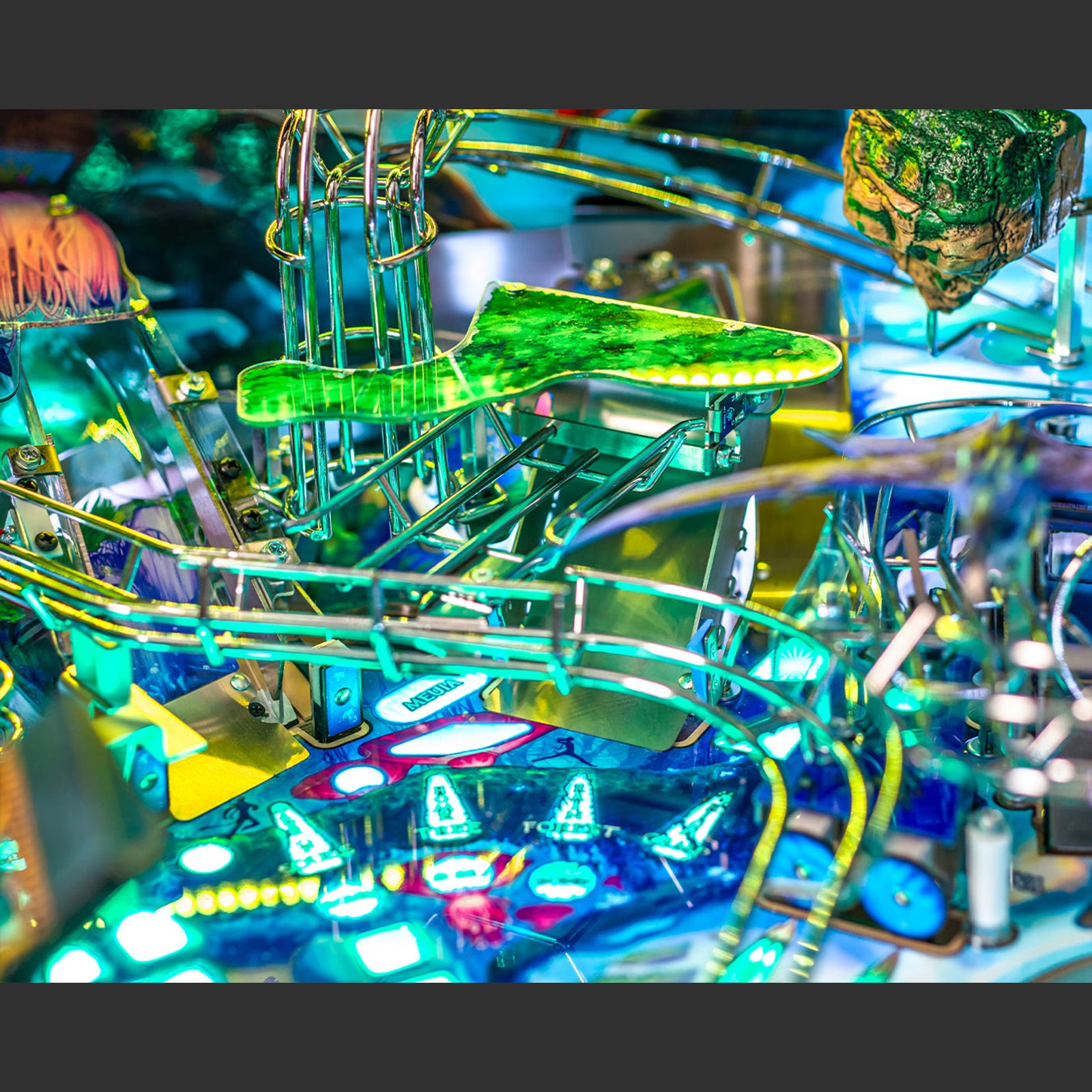Nitro Pinball Sales Canada AVATAR Limited Edition Spooky Pinball Machine
