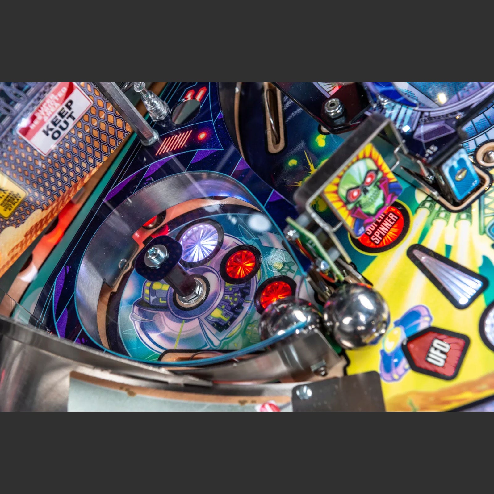 Nitro Pinball Sales Canada Stern Pinball Machine FOO FIGHTERS PRO