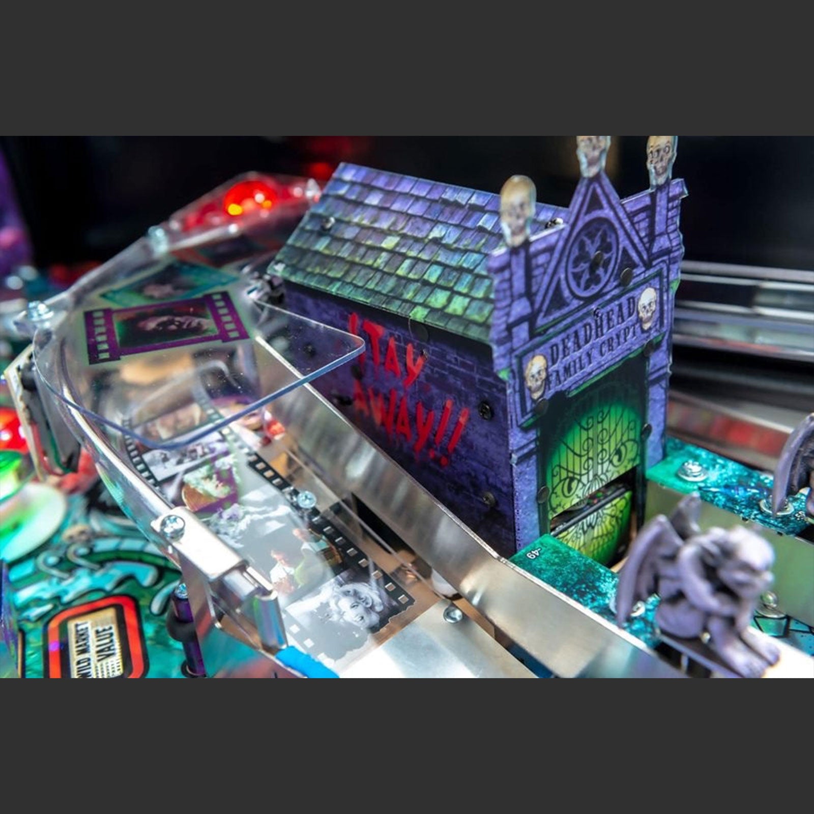 Nitro Pinball Sales Canada Stern Pinball Machine ELVIRA: House of Horrors: PREMIUM